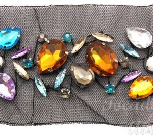 Aplicación pedredría sobre tul, 15x5 cm