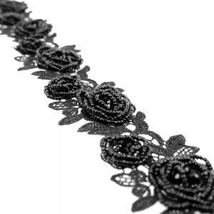 Guipure fleurs et pierres noir1