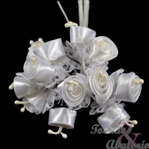 Florecillas de raso y encaje