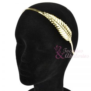 Diadema con pluma de latón