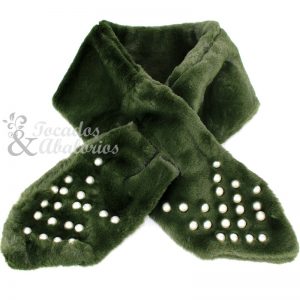Cuello de pelo con perlas