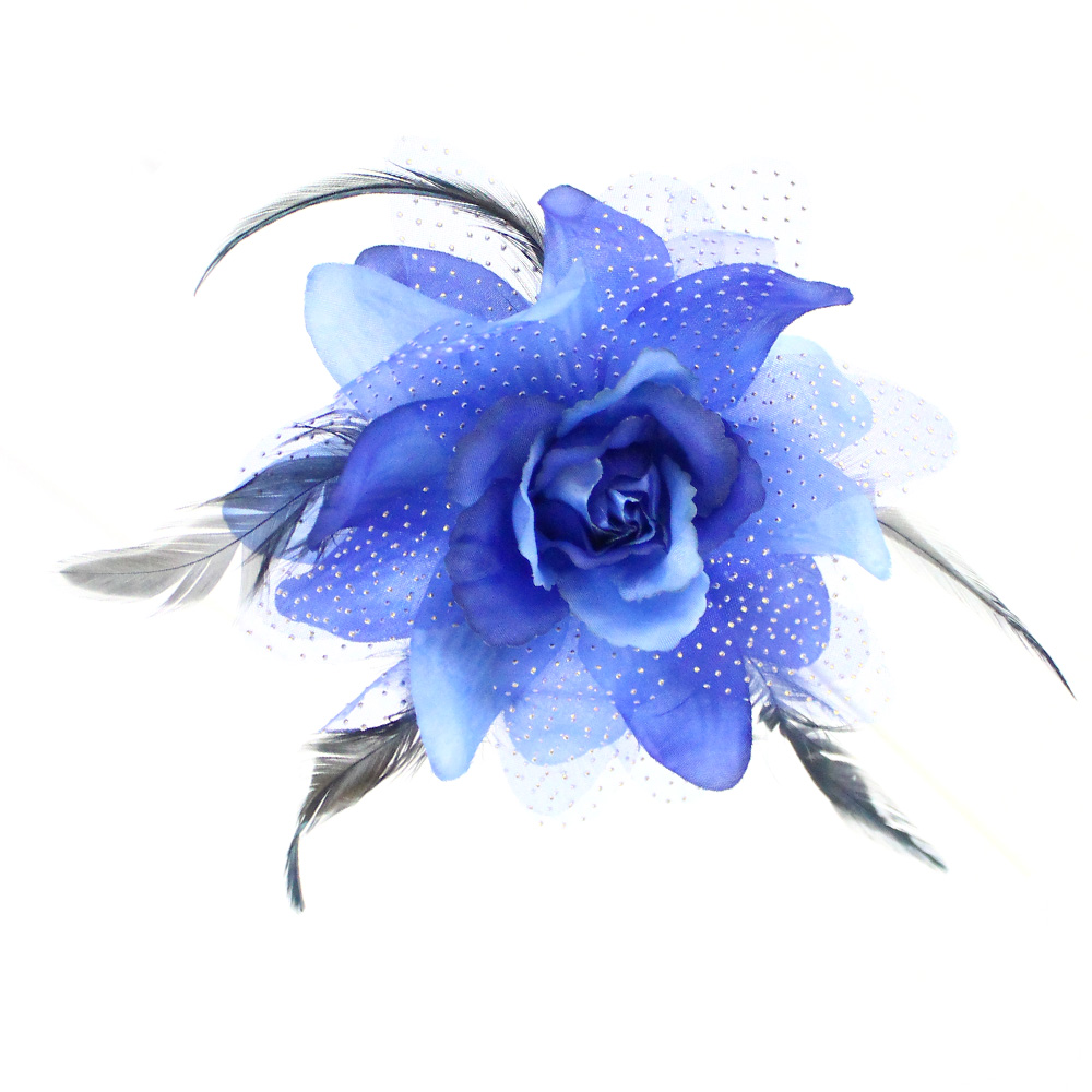 Fleur en organza et plume tons bleu Fleur en organza et plume tons bleu
